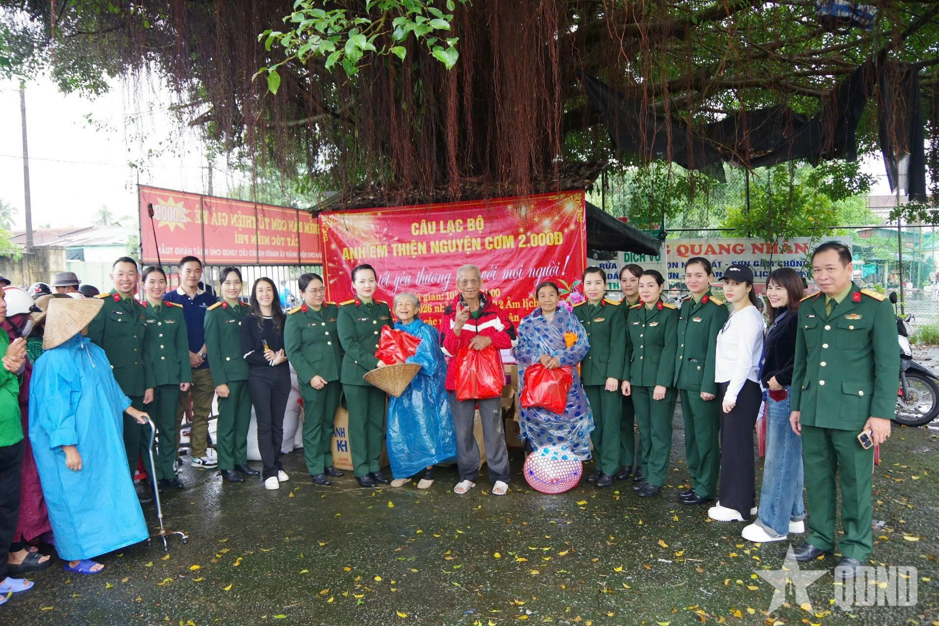 Tết ấm tình quân dân